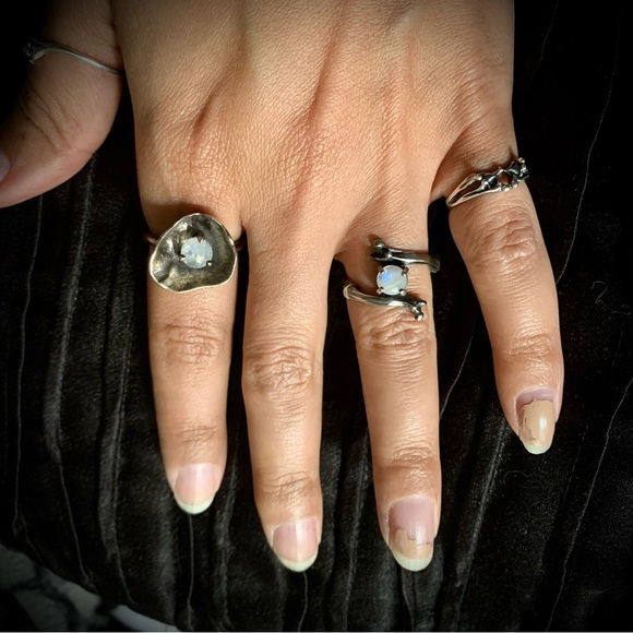 Eilisain Moonstone .925 Bird Bone Ring - Picture 2 of 3